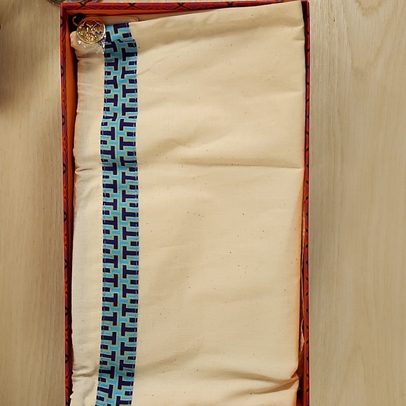 ●NEW●RARE●Miller Embroidered Sandal in Black and Multi Color Thread - Picture 9 of 13